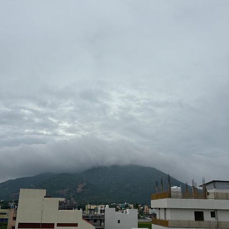 Jo'S Homestay Tiruvannāmalai Esterno foto