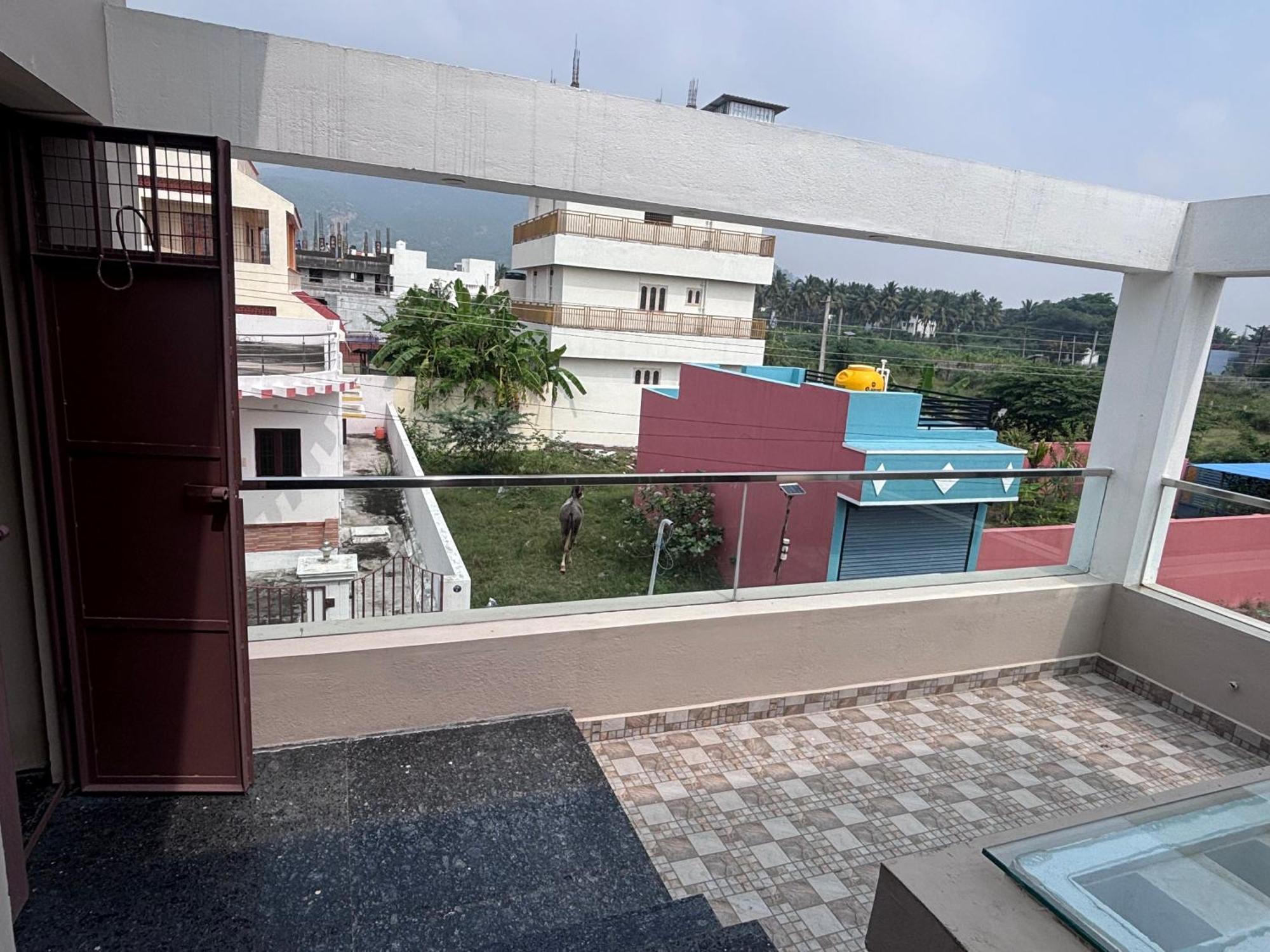 Jo'S Homestay Tiruvannāmalai Esterno foto